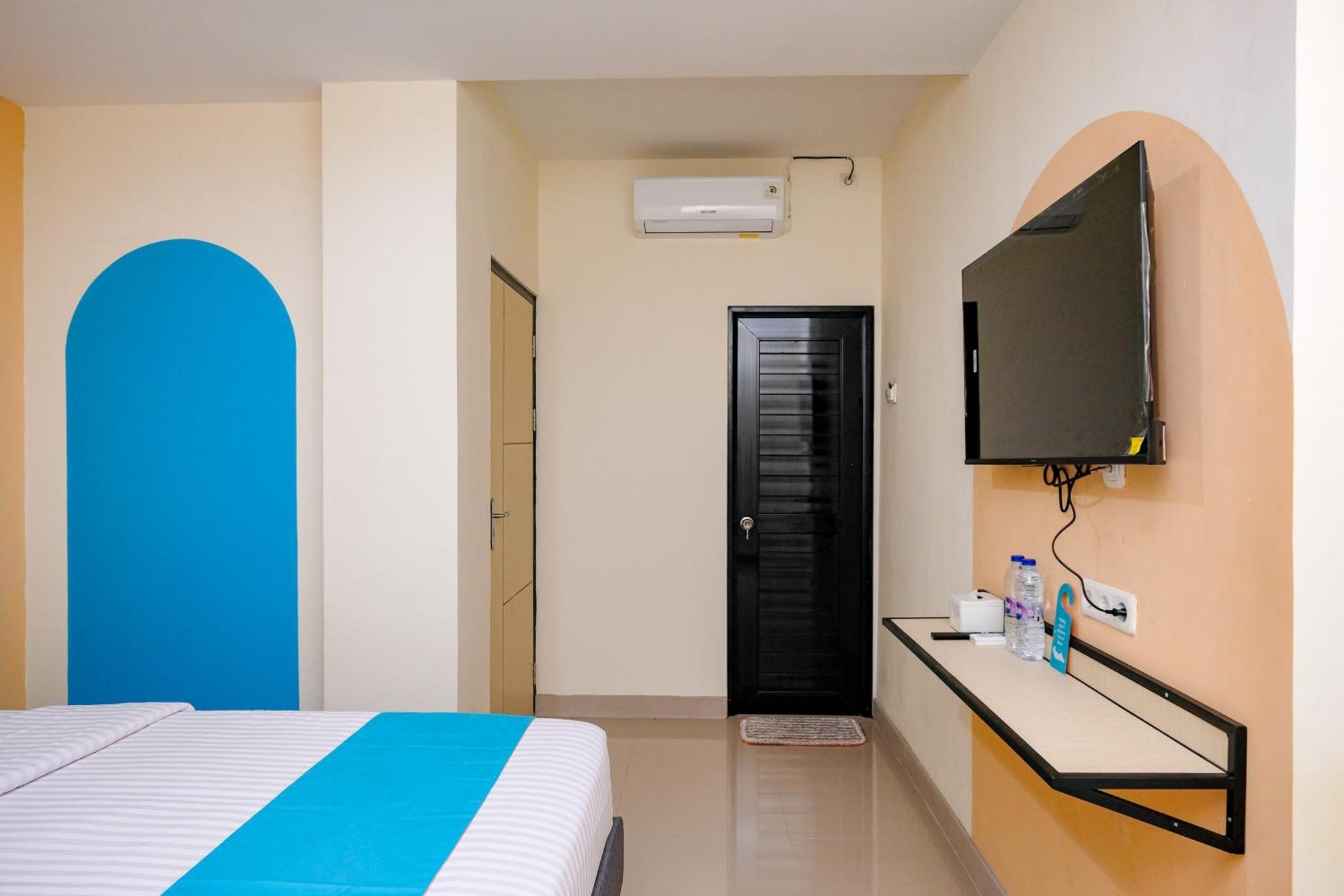 Sans Hotel Mataram Malioboro Джокьякарта Экстерьер фото