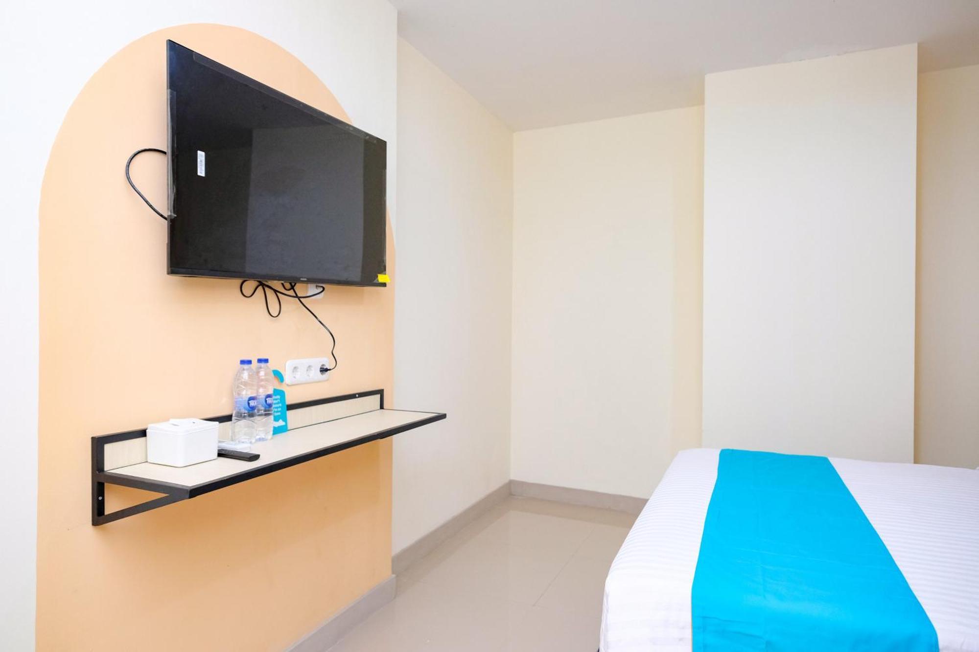 Sans Hotel Mataram Malioboro Джокьякарта Экстерьер фото