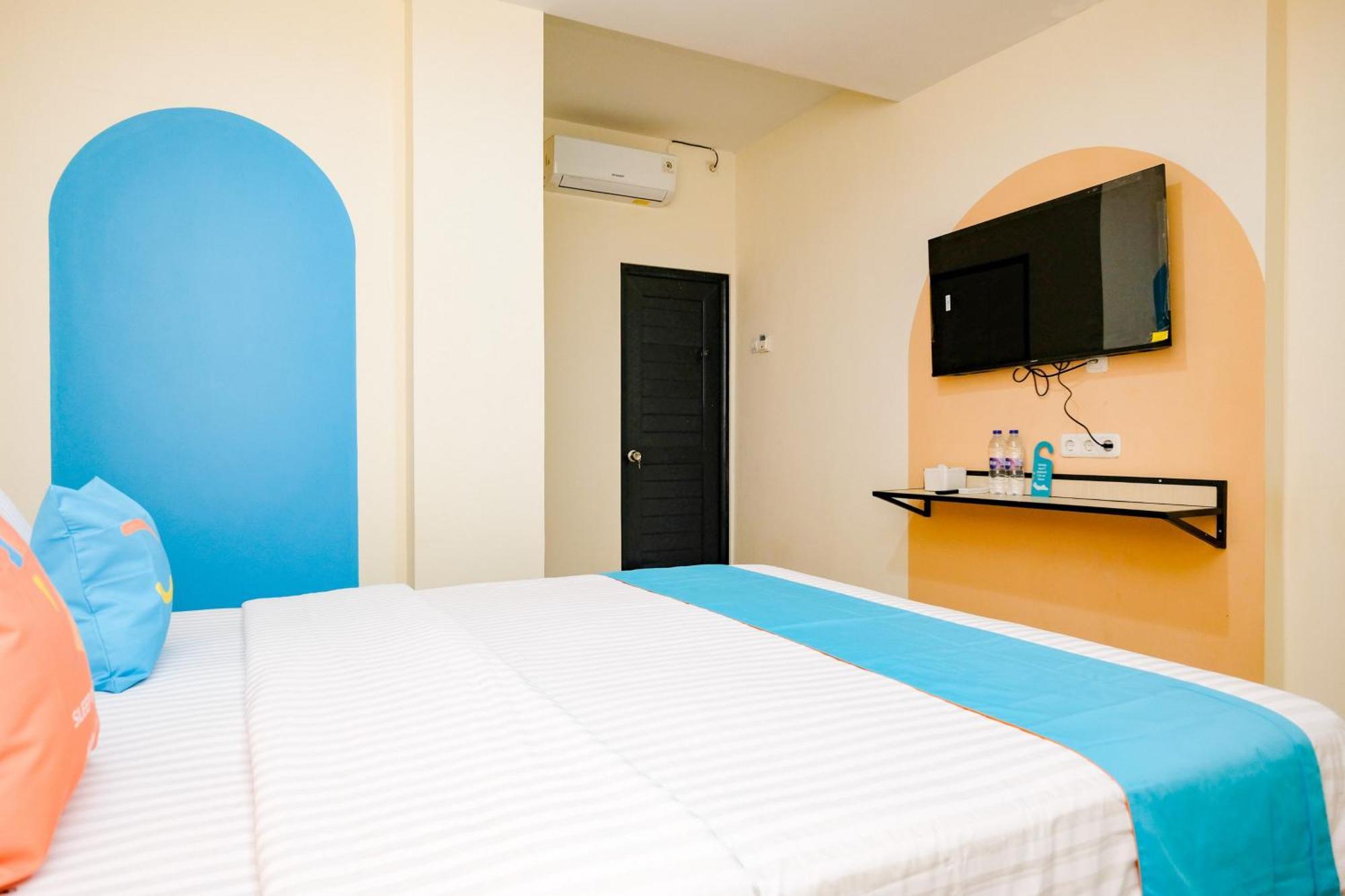 Sans Hotel Mataram Malioboro Джокьякарта Экстерьер фото