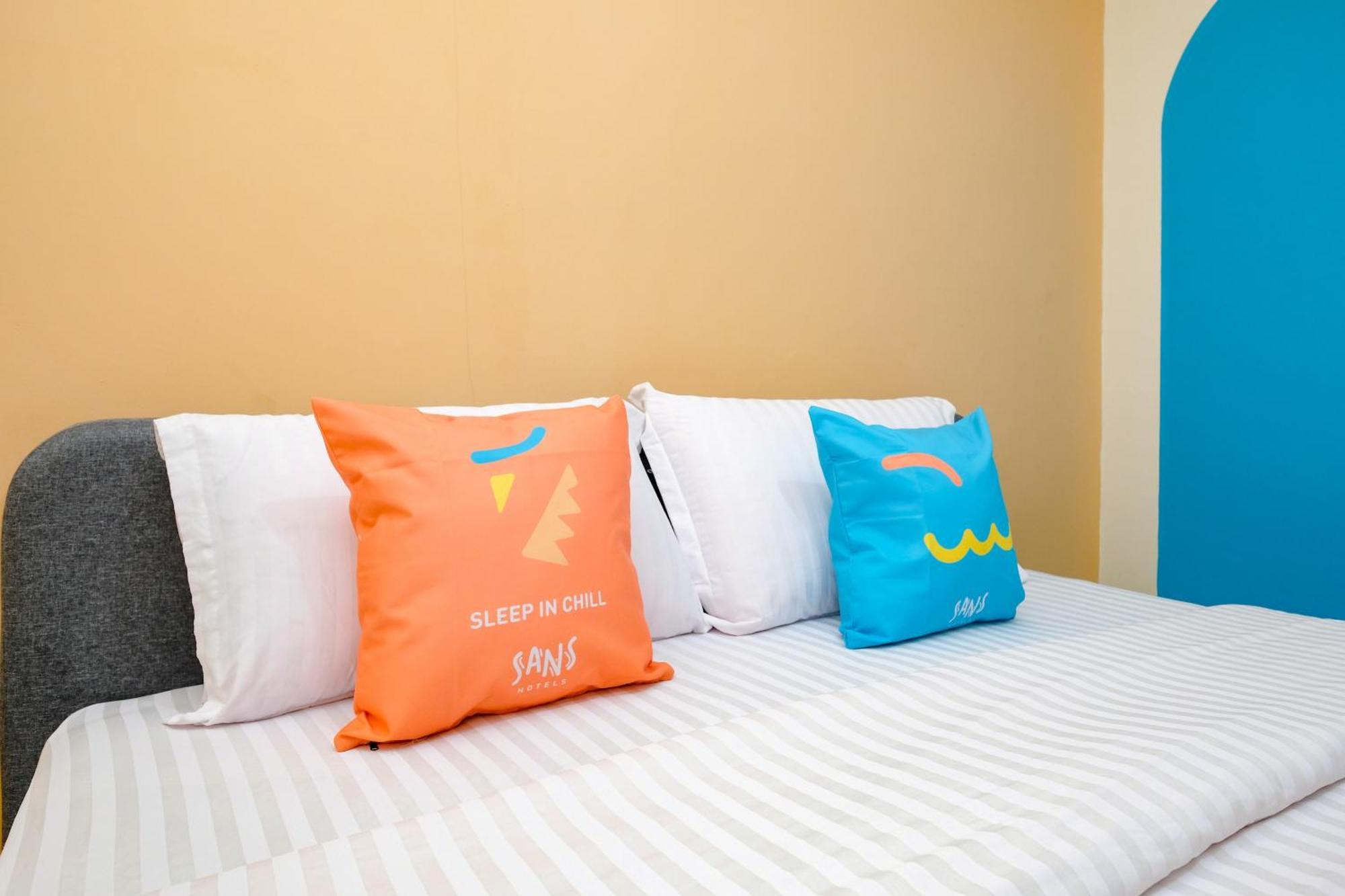 Sans Hotel Mataram Malioboro Джокьякарта Экстерьер фото